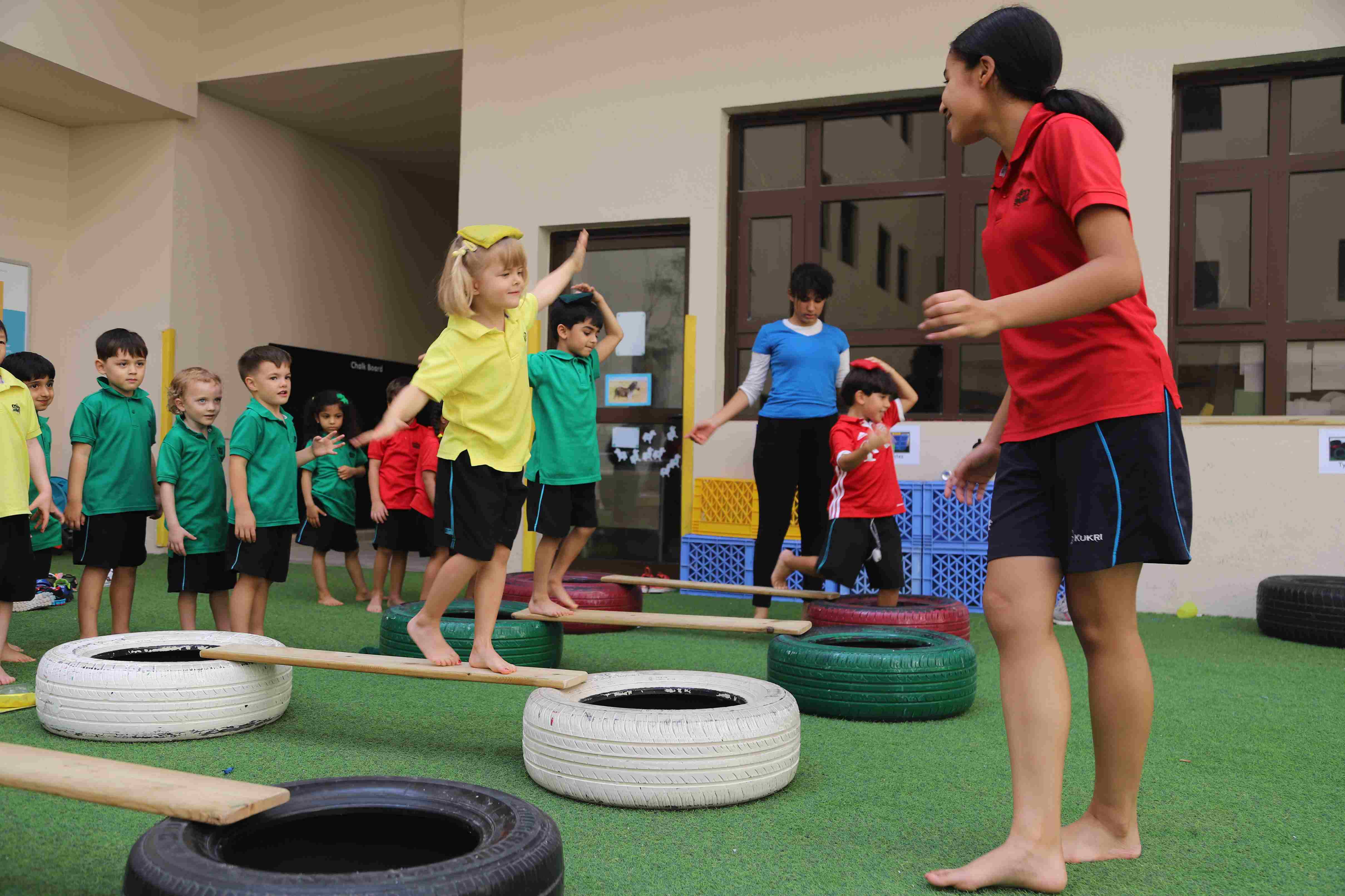 Parent Essentials | BIS Abu Dhabi - 05 Feature Cards Pattern