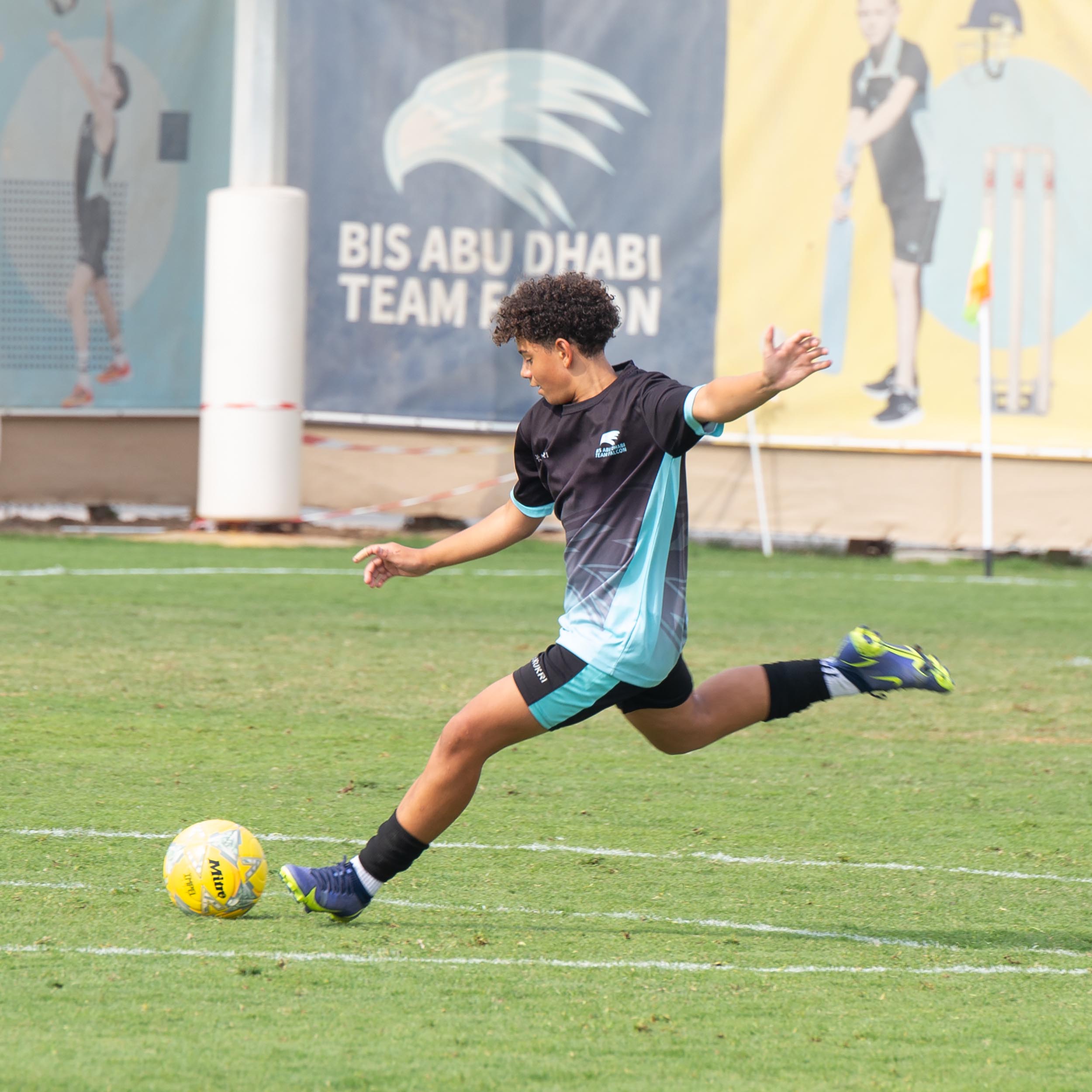 Outstanding Experiences | BIS Abu Dhabi - 04 - Feature Cards Pattern - Creativity and Culture