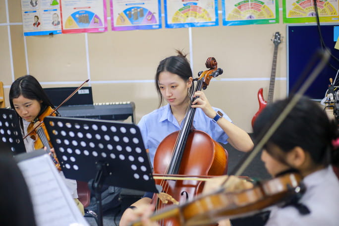 University Guidance at BIS Hanoi | Student Success at Top Global Universities - Feature Cards Pattern 3