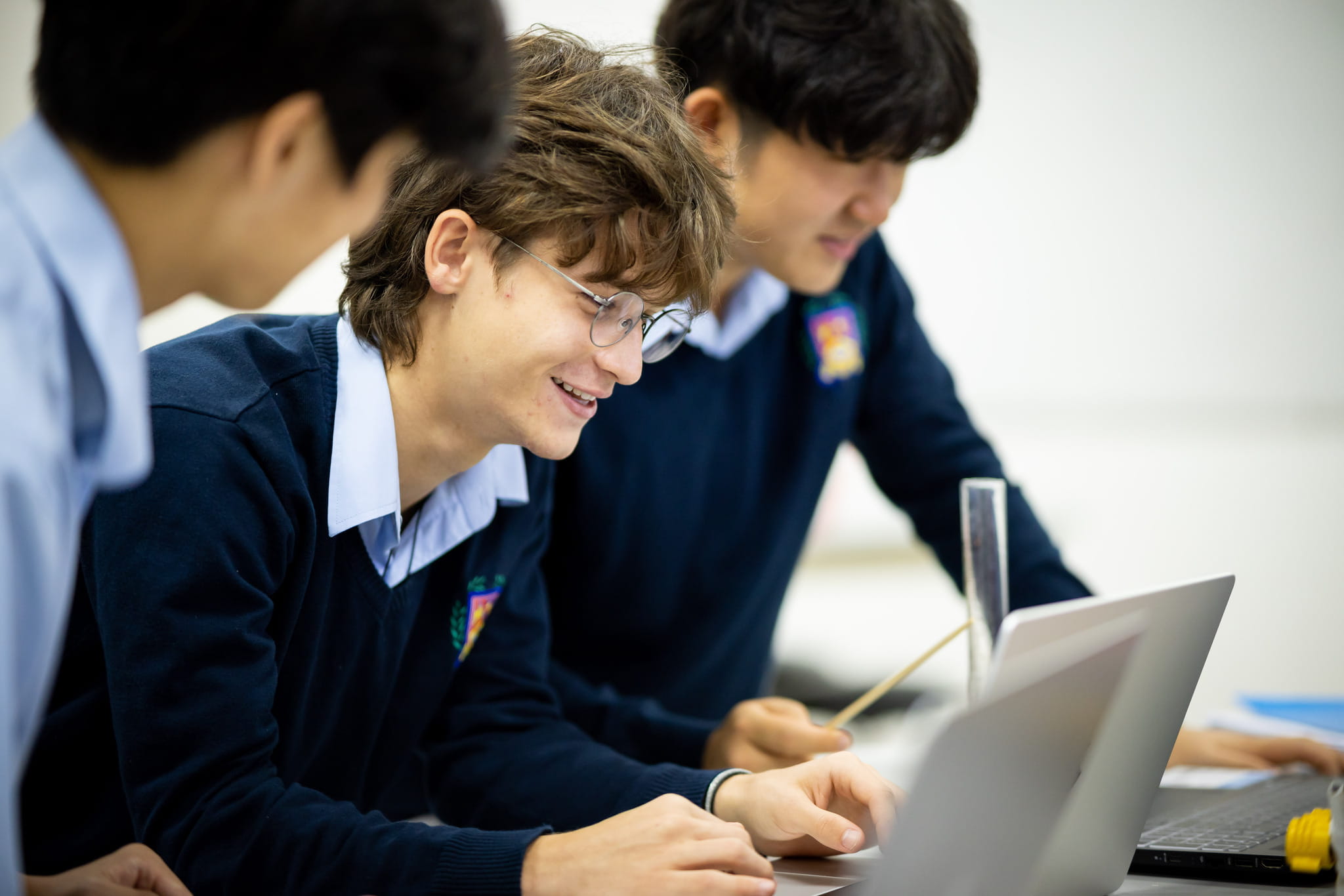 University Guidance at BIS Hanoi | Student Success at Top Global Universities  - Feature Cards Pattern 3