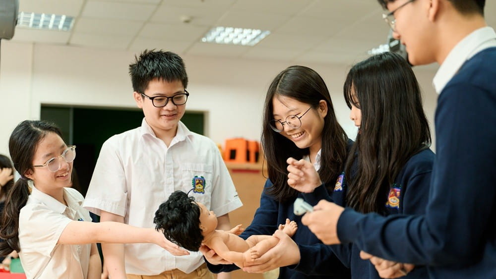 Secondary and IGCSE Curriculum | Ages 11-16 | BIS Hanoi - Content Page Header