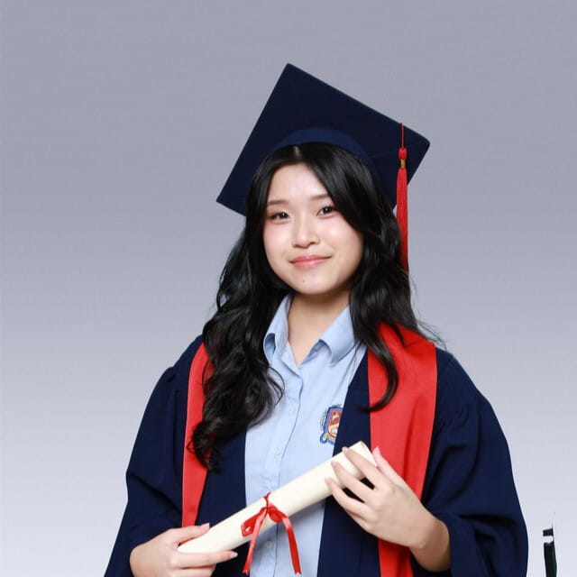 Upper Secondary School in Hanoi - Feature Cards - alumni