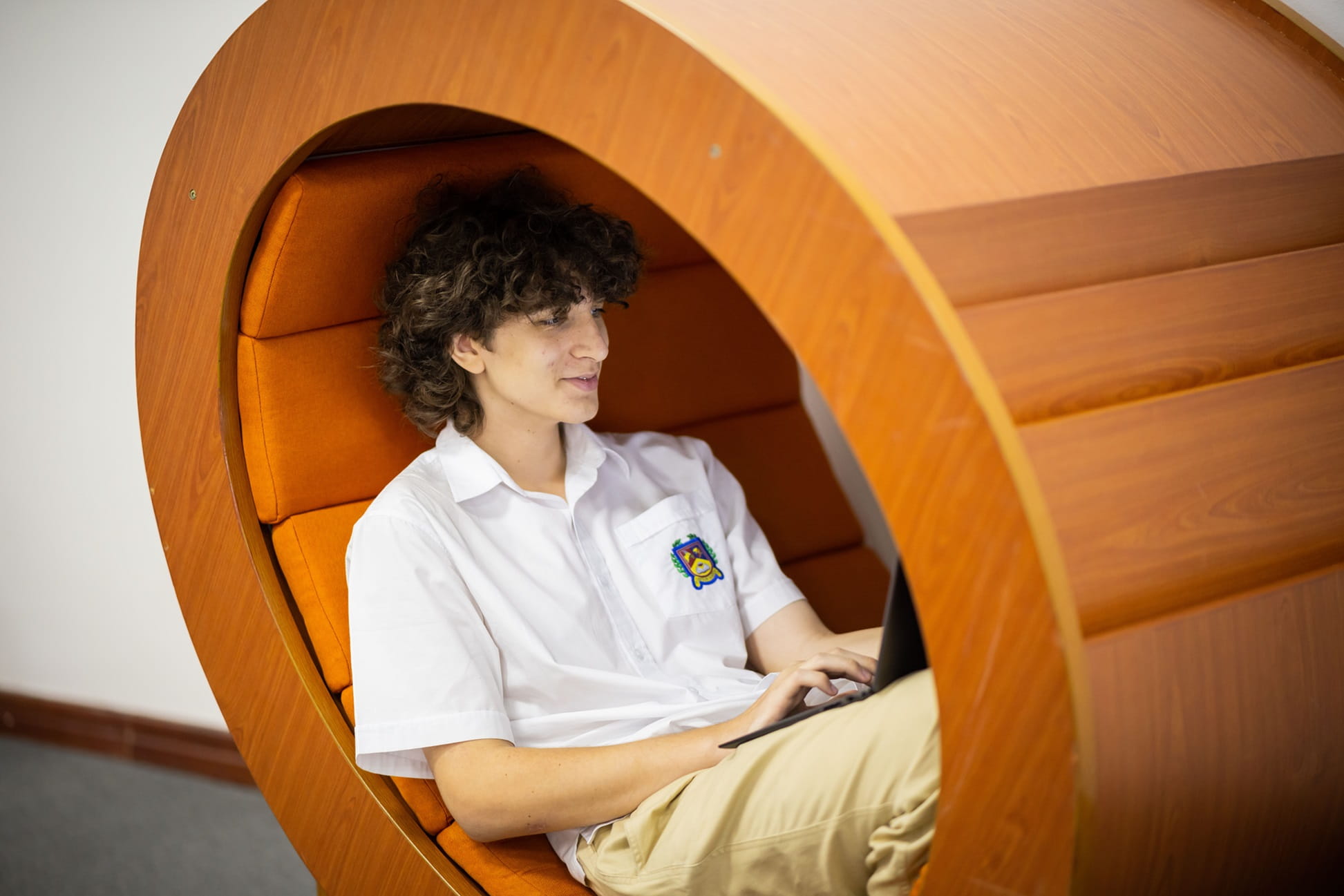 Upper Secondary School in Hanoi | IGCSE, IBDP & BIS Hanoi Diploma - Feature Cards Pattern