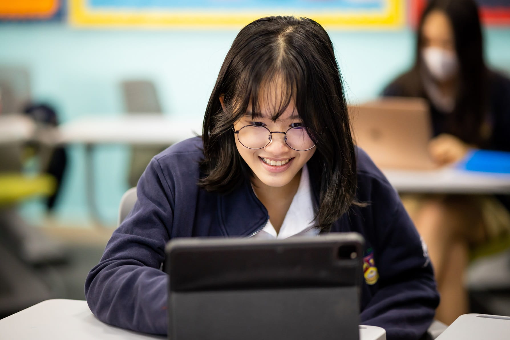 Upper Secondary School in Hanoi | IGCSE, IBDP & BIS Hanoi Diploma - Feature Cards Pattern