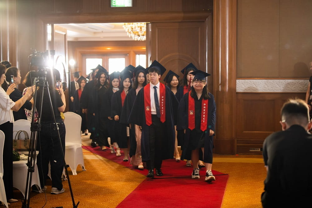 Buổi lễ Tốt nghiệp đầy cảm xúc cùng với các học sinh niên khóa 2023 - Carousel For News Detail