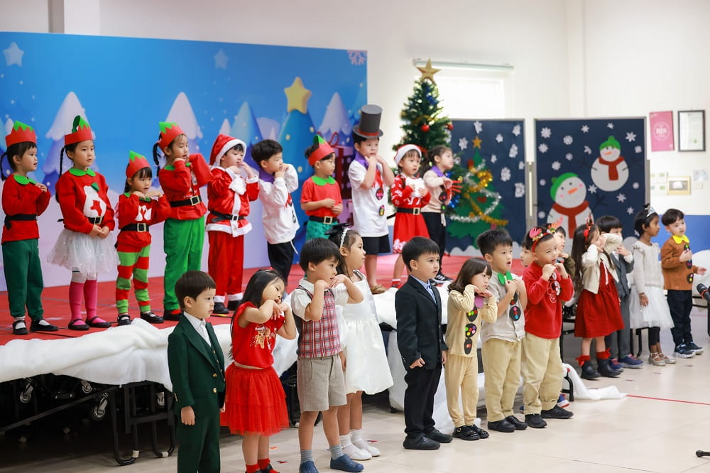 BIS Hanoi EYC Christmas Show 