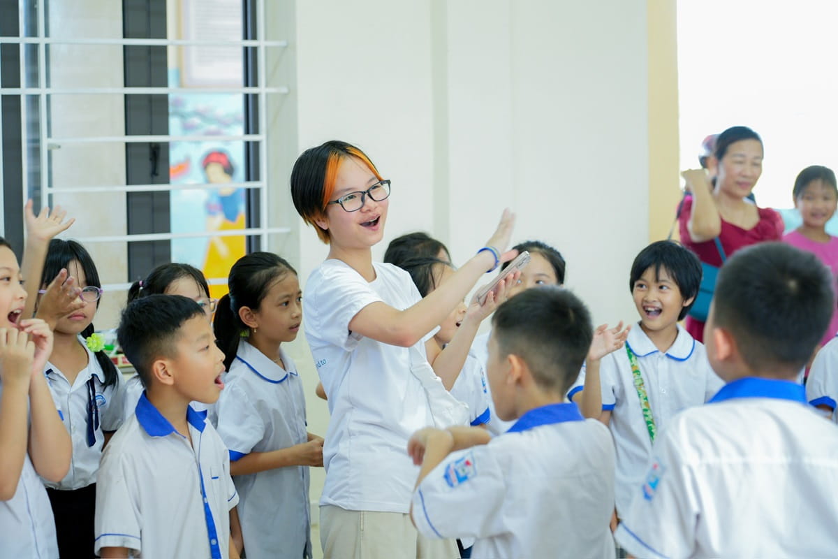 Dự án cộng đồng Chalk Road (Con đường phấn): Học sinh BIS Hà Nội lan tỏa đam mê tri thức đến 1400 em nhỏ vùng núi Việt Nam  - Carousel For News Detail 1
