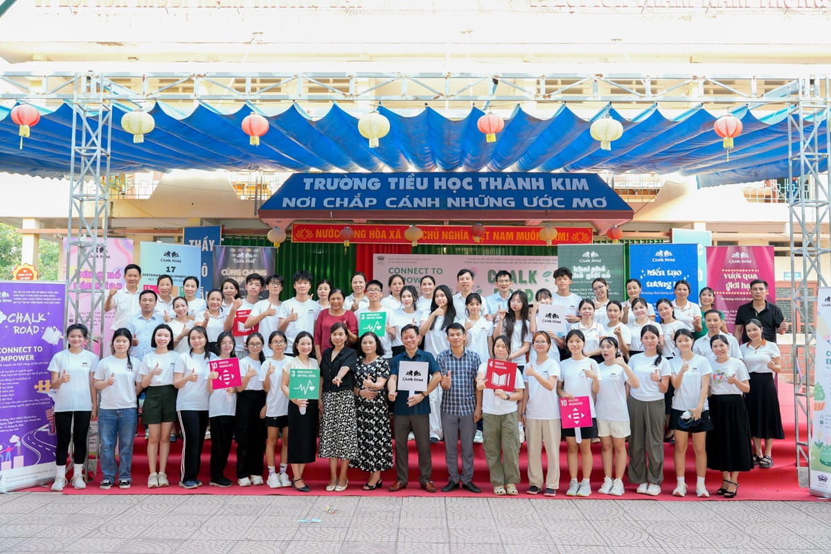 Dự án cộng đồng Chalk Road (Con đường phấn): Học sinh BIS Hà Nội lan tỏa đam mê tri thức đến 1400 em nhỏ vùng núi Việt Nam  - Carousel For News Detail 2