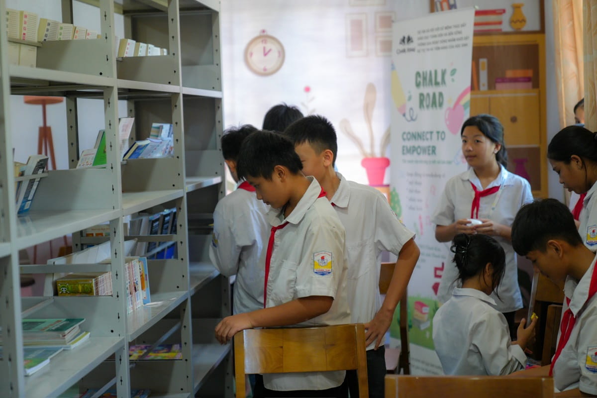 Dự án cộng đồng Chalk Road (Con đường phấn): Học sinh BIS Hà Nội lan tỏa đam mê tri thức đến 1400 em nhỏ vùng núi Việt Nam  - Carousel For News Detail 2