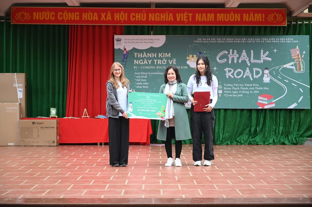Dự án Chalk Road tiếp tục mang niềm vui tới trường Tiểu học và Trung học Thành Kim | Trường Quốc tế Anh BIS Hà Nội - Chalk Road return day 1