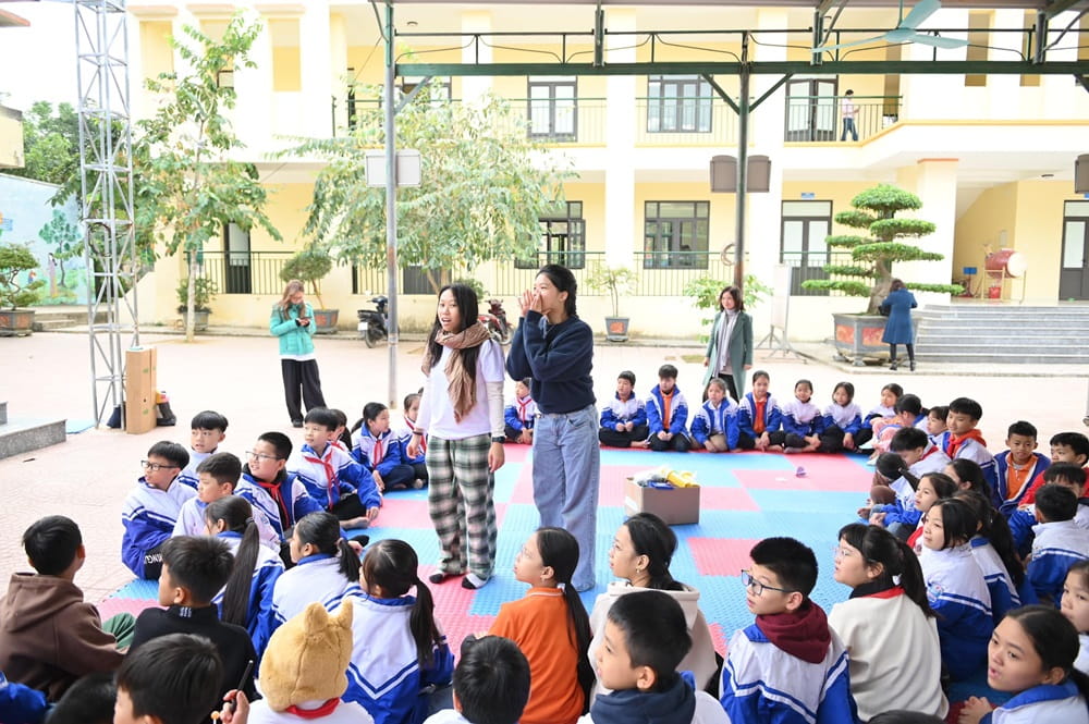 Dự án Chalk Road tiếp tục mang niềm vui tới trường Tiểu học và Trung học Thành Kim | Trường Quốc tế Anh BIS Hà Nội - Chalk Road return day 1