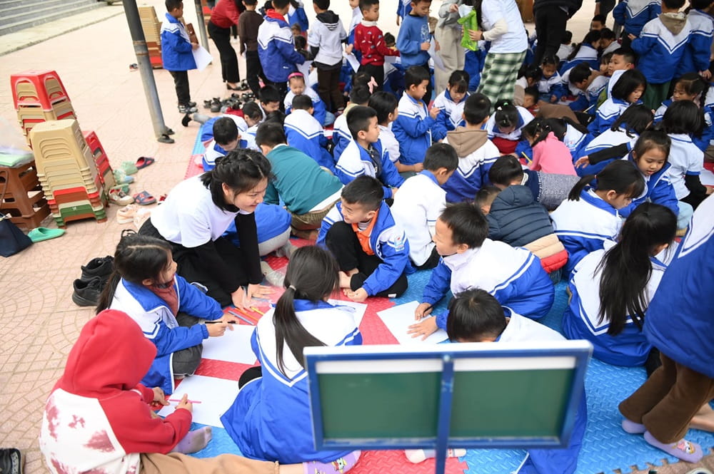 Dự án Chalk Road tiếp tục mang niềm vui tới trường Tiểu học và Trung học Thành Kim | Trường Quốc tế Anh BIS Hà Nội - Chalk Road return day 1