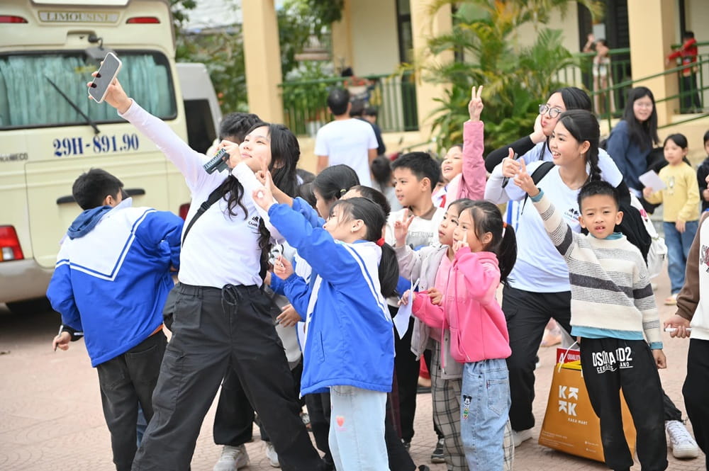 Dự án Chalk Road tiếp tục mang niềm vui tới trường Tiểu học và Trung học Thành Kim | Trường Quốc tế Anh BIS Hà Nội - Chalk Road 2