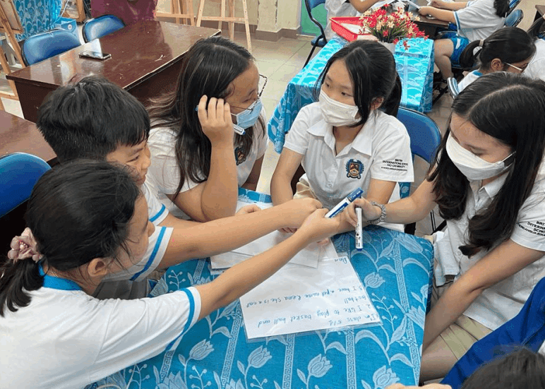 Teaching English at Huynh Van Ngoi School - Carousel For News Detail 1