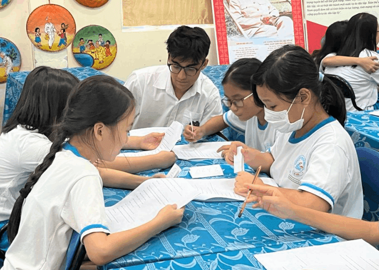 Teaching English at Huynh Van Ngoi School - Carousel For News Detail 1