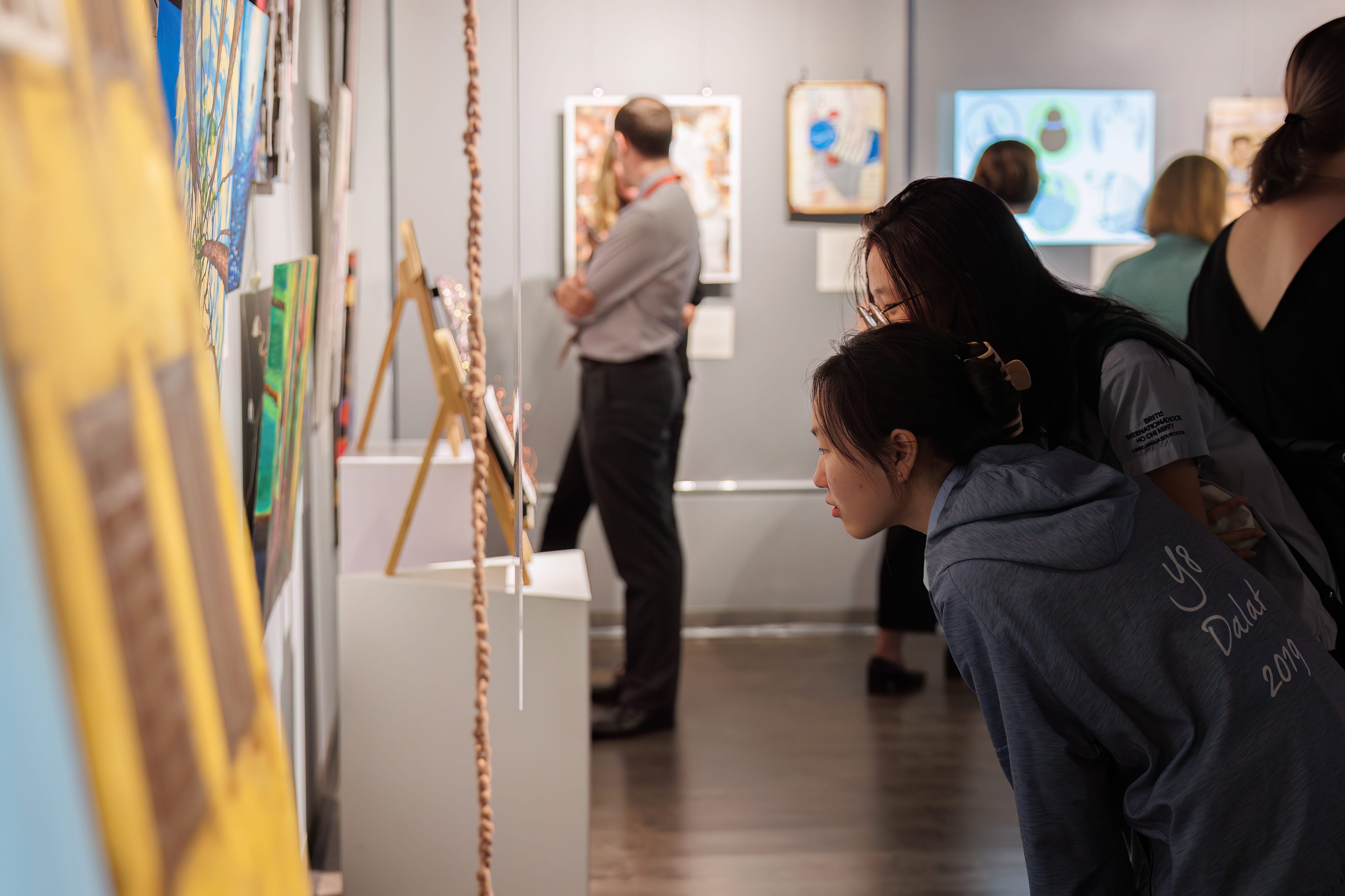 IB Visual Arts Exhibition Inspires Our Local Community - Guests