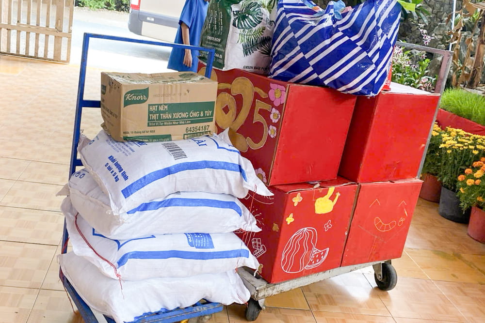 Sharing Warmth and Kindness: BIS Tết Gift Box Collection 2025 - TET Gift Collection