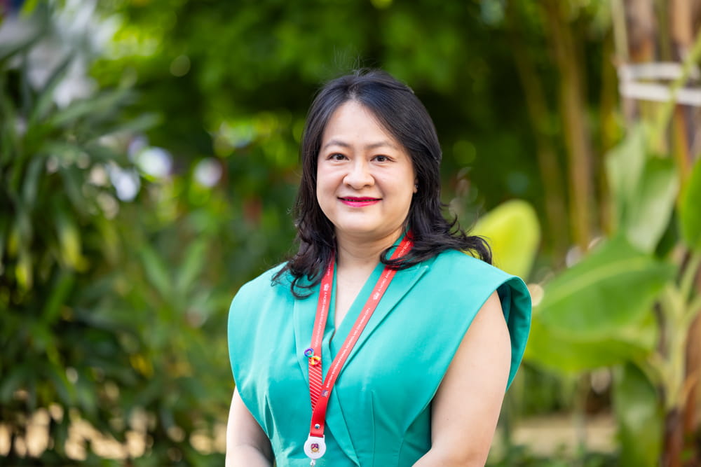 How We Teach | BIS HCMC - Feature Cards Tabs