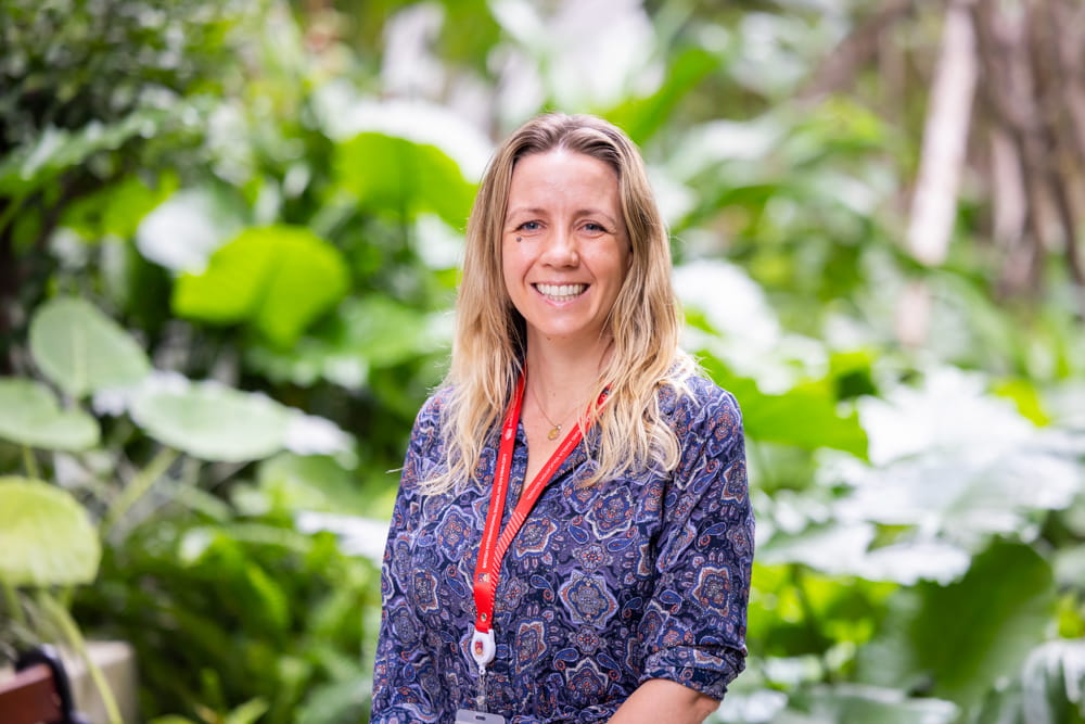 How We Teach | BIS HCMC - Feature Cards Tabs