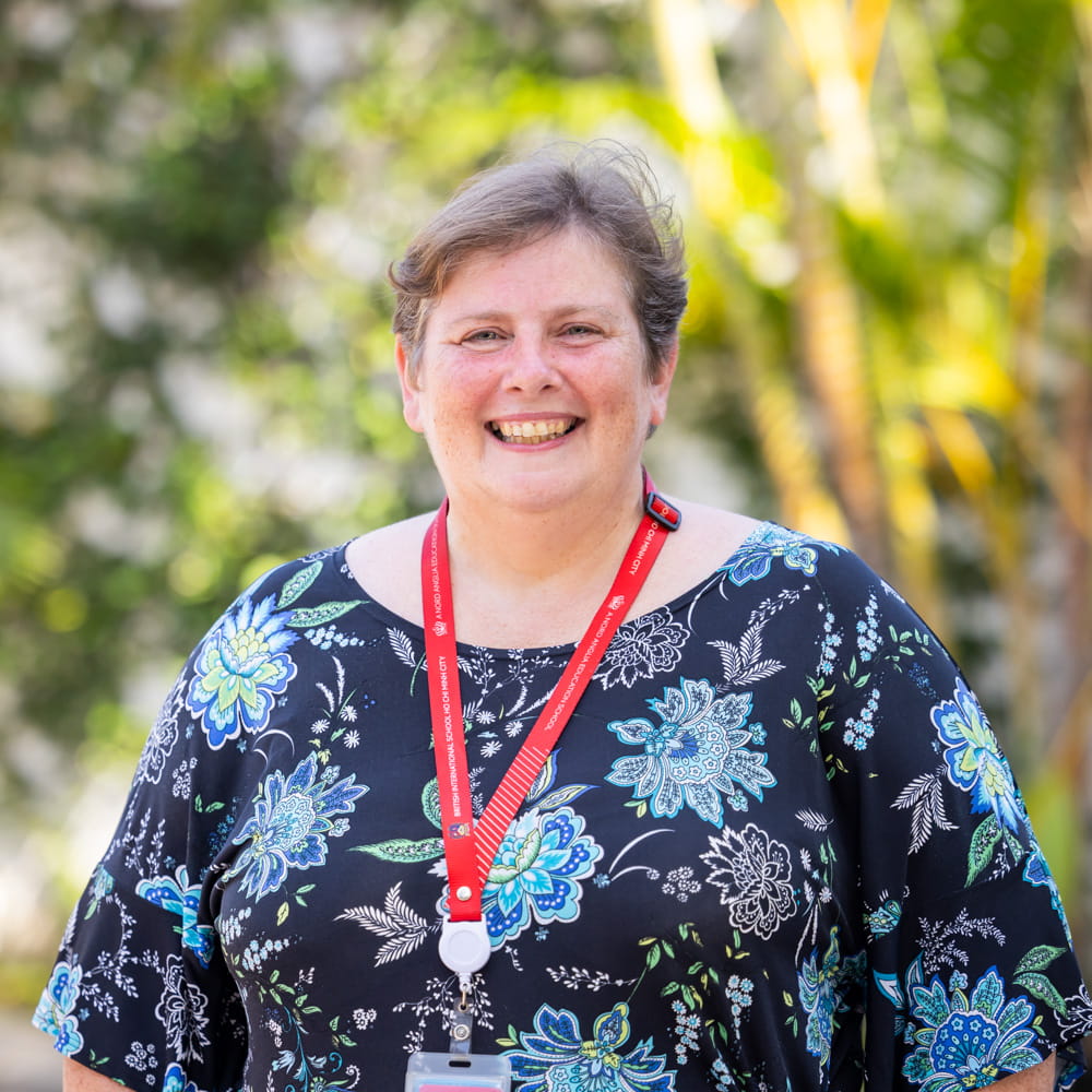 How We Teach | BIS HCMC - Feature Cards Tabs