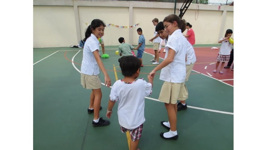 BIS HCMC APS Donation Report  Christmas BISzaar 2016 9 800x600