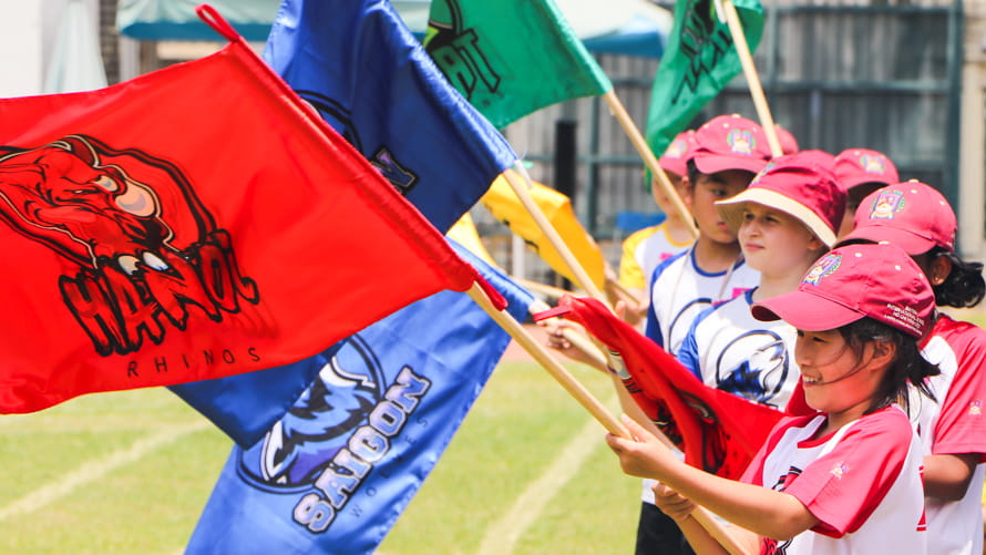 Outstanding Experiences | BIS HCMC - 07 - Feature Cards Pattern - Expeditions