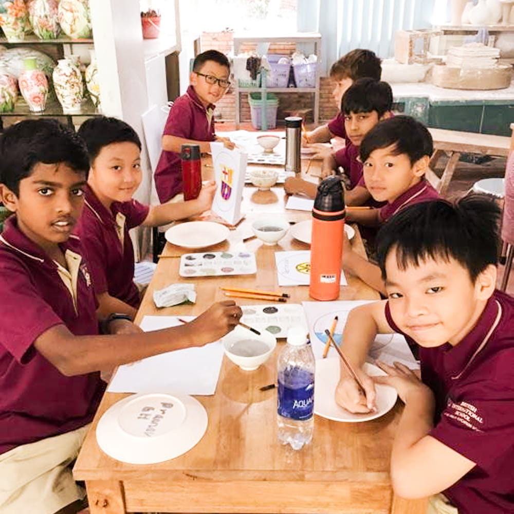 Outstanding Experiences | BIS HCMC - 07 - Feature Cards Pattern - Expeditions