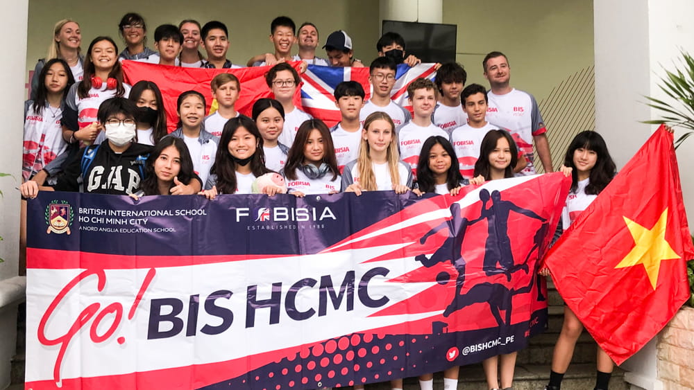 Outstanding Experiences | BIS HCMC - 07 - Feature Cards Pattern - Expeditions