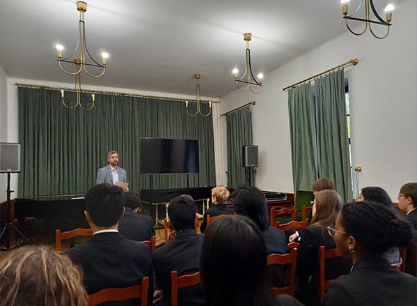 Debate Club - Carousel For News Detail