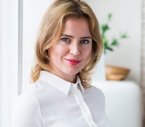 Private School Budapest | BISB - Feature Cards Pattern