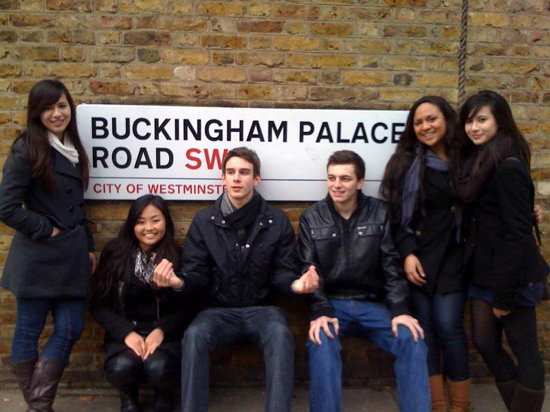 7 Questions with BISS Alumni - Vanessa & Suzanne - 7 Questions with BISS Alumni