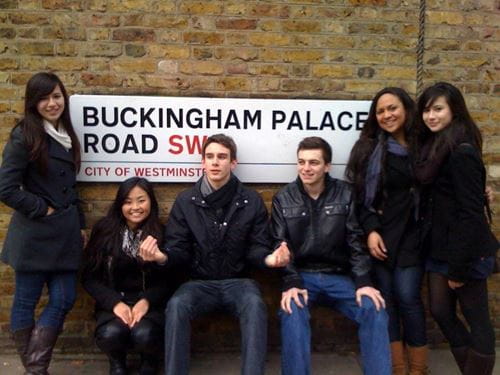 7 Questions with BISS Alumni - Vanessa & Suzanne - 7 Questions with BISS Alumni