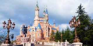 Moving to Shanghai - Feature Cards Pattern 1