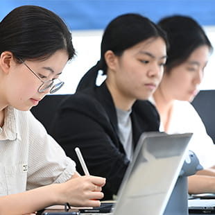 Scholarships at BISS PUXI - OUR SCHOLARSHIPS