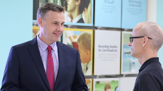 学校师资介绍与办学理念 | 上海英国学校浦西校区 - Feature Cards Tabs