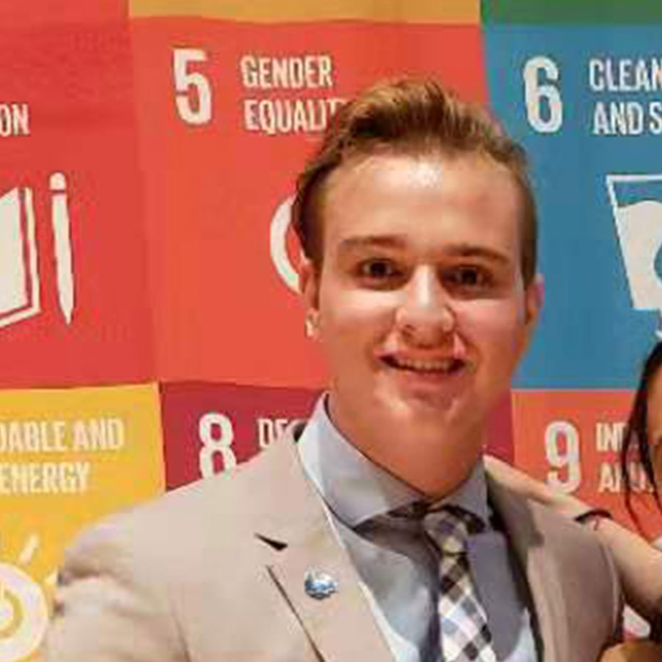 办学特色与学术优势 | 北京英国学校顺义校区 - Feature Cards Pattern 1