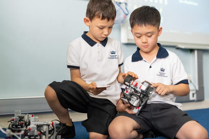 办学特色与学术优势 | 北京英国学校顺义校区 - Visual Time Line Tabs