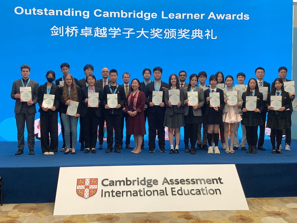 James 获得 IGCSE 设计与技术中国顶尖奖 - James received Top in China Award for IGCSE Design Technology