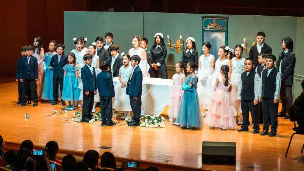 青少年版歌剧⟪茶花女⟫2023年在北京音乐厅成功上演 - Congratulations on the successful performance of La Traviata Children Opera