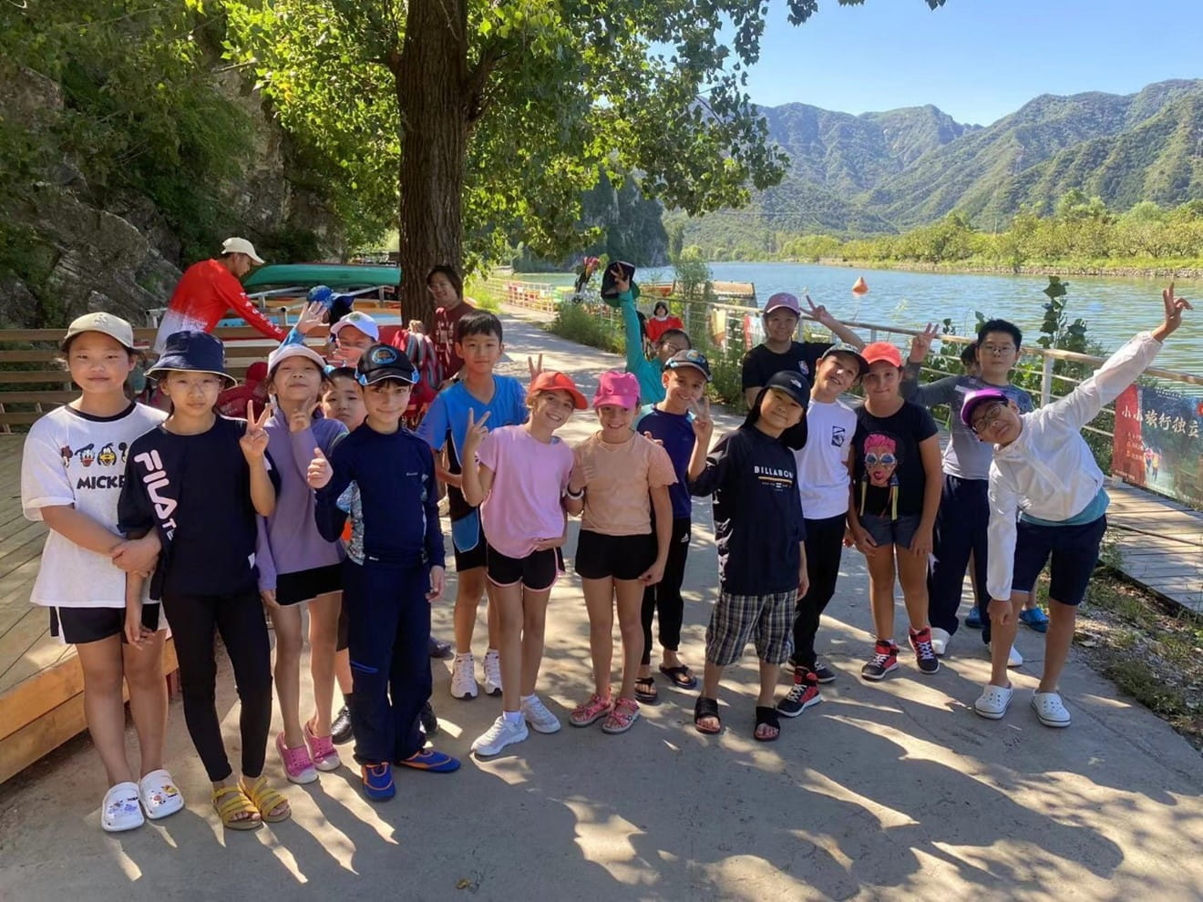 乐在阳光下：小学团建日 - Fun in the Sun Primary Team Building Day