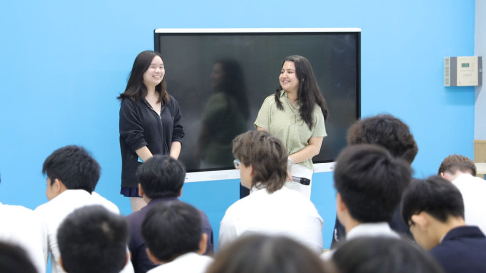 BSB Alumni Ayushi and Carmen talk about university life - BSB Alumni Ayushi and Carmen talk about university life