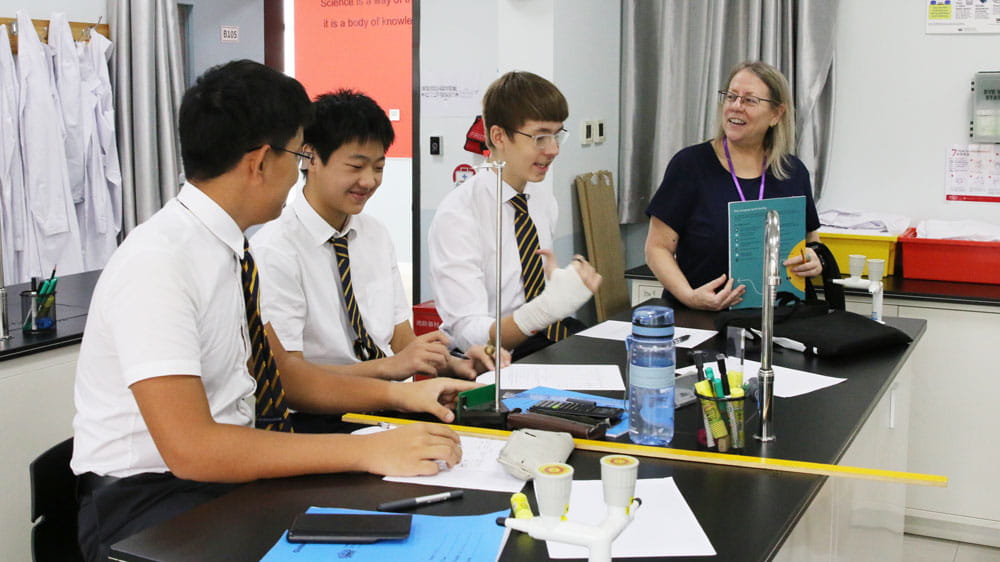 Outstanding teachers make outstanding schools - Outstanding teachers make outstanding schools