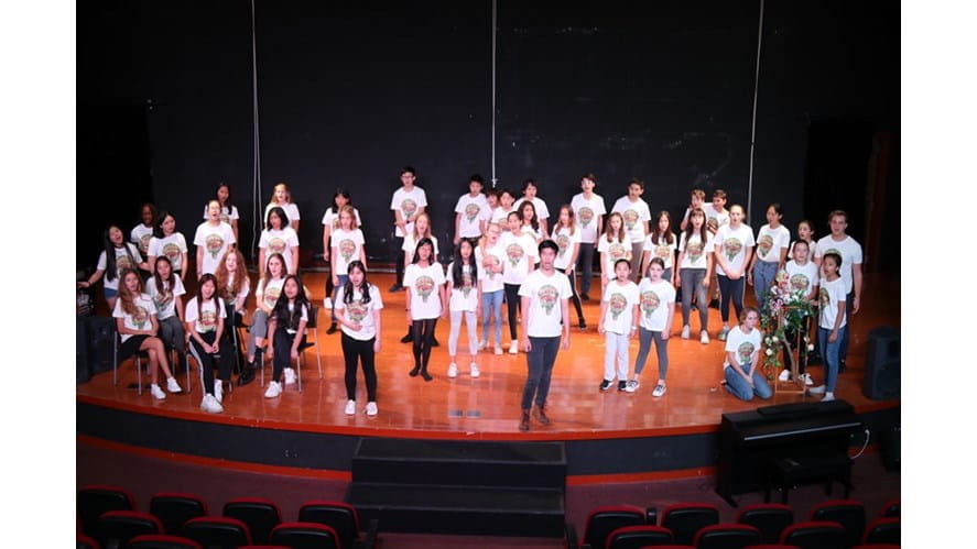 "Little Shop of Horrors" 幕后花絮! - little-shop-of-horrors-a-peek-behind-the-scene