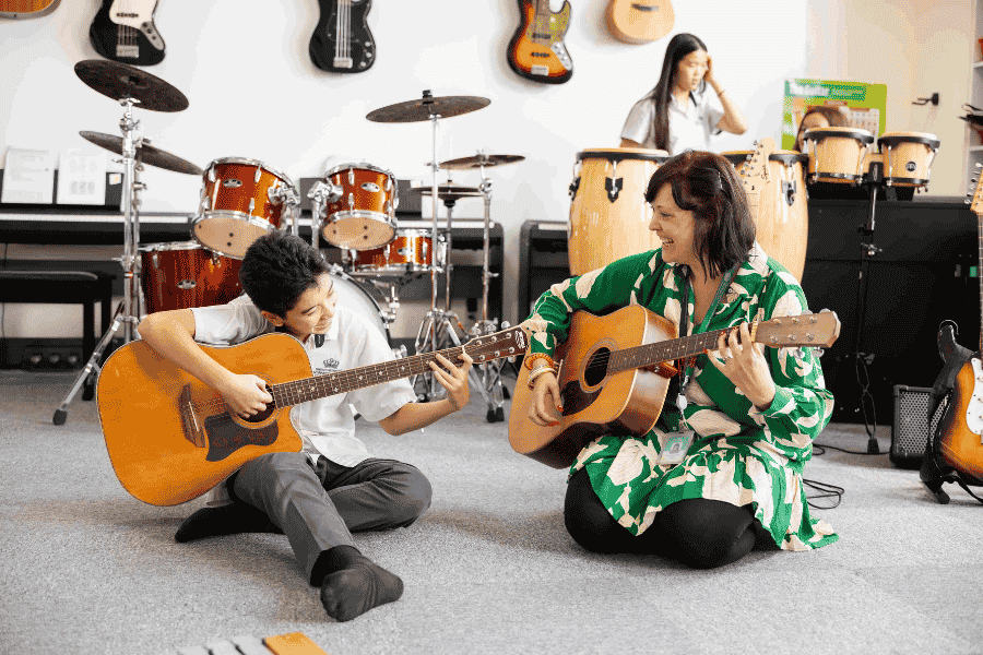Chương trình IGCSE (THPT) cho học sinh 14-16 tuổi tại BVIS - Full Width Image SEO