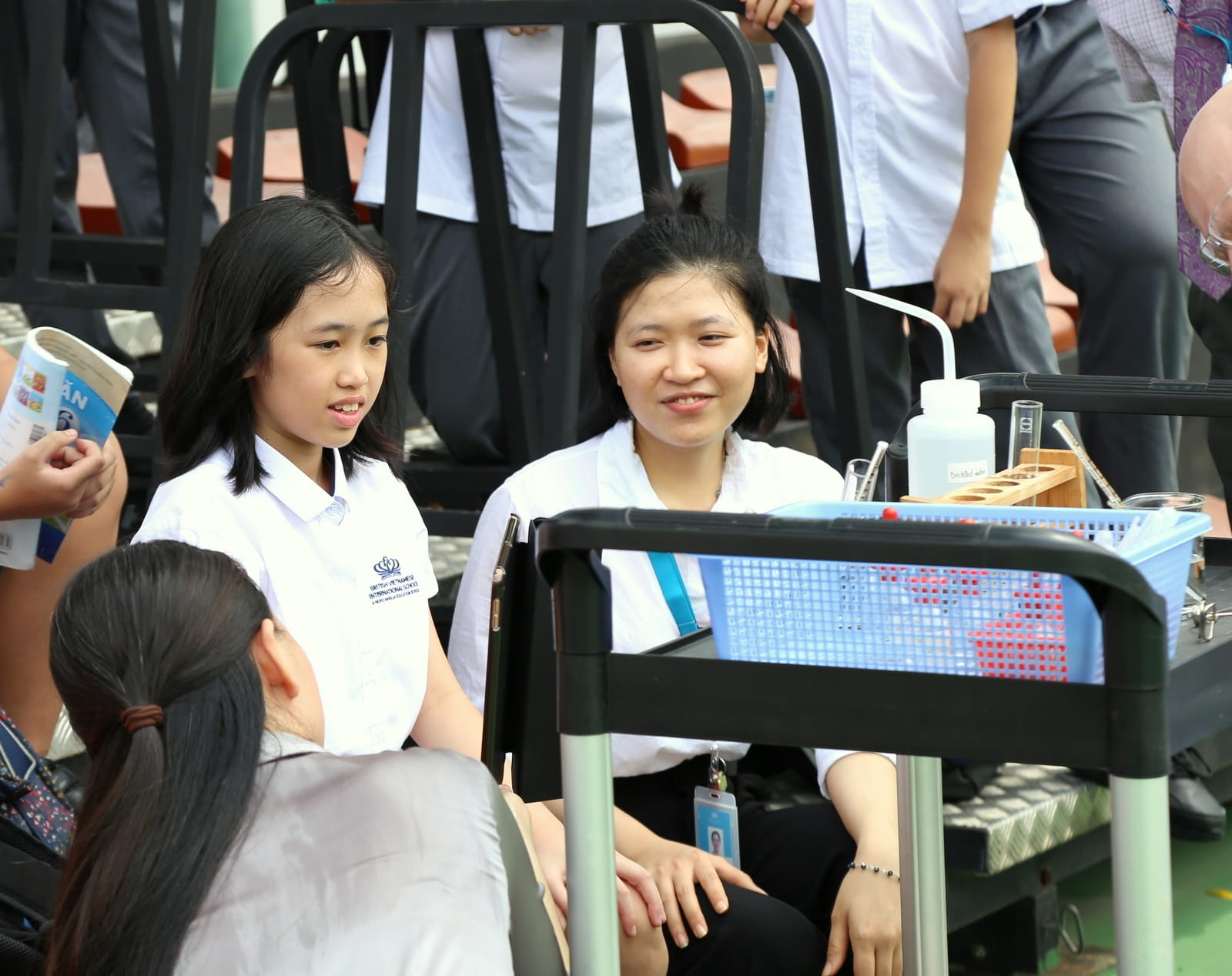 Tuần lễ Hóa học dành cho khối Trung học 2023-2024 - Carousel For News Detail