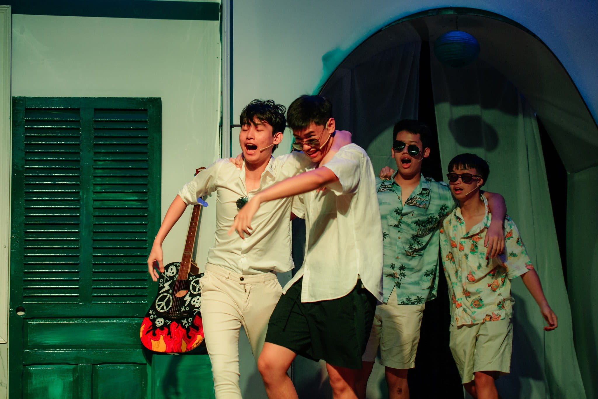 Nhạc kịch Mamma Mia - Giai điệu hạnh phúc từ Địa Trung Hải ngập nắng! - Carousel For News Detail