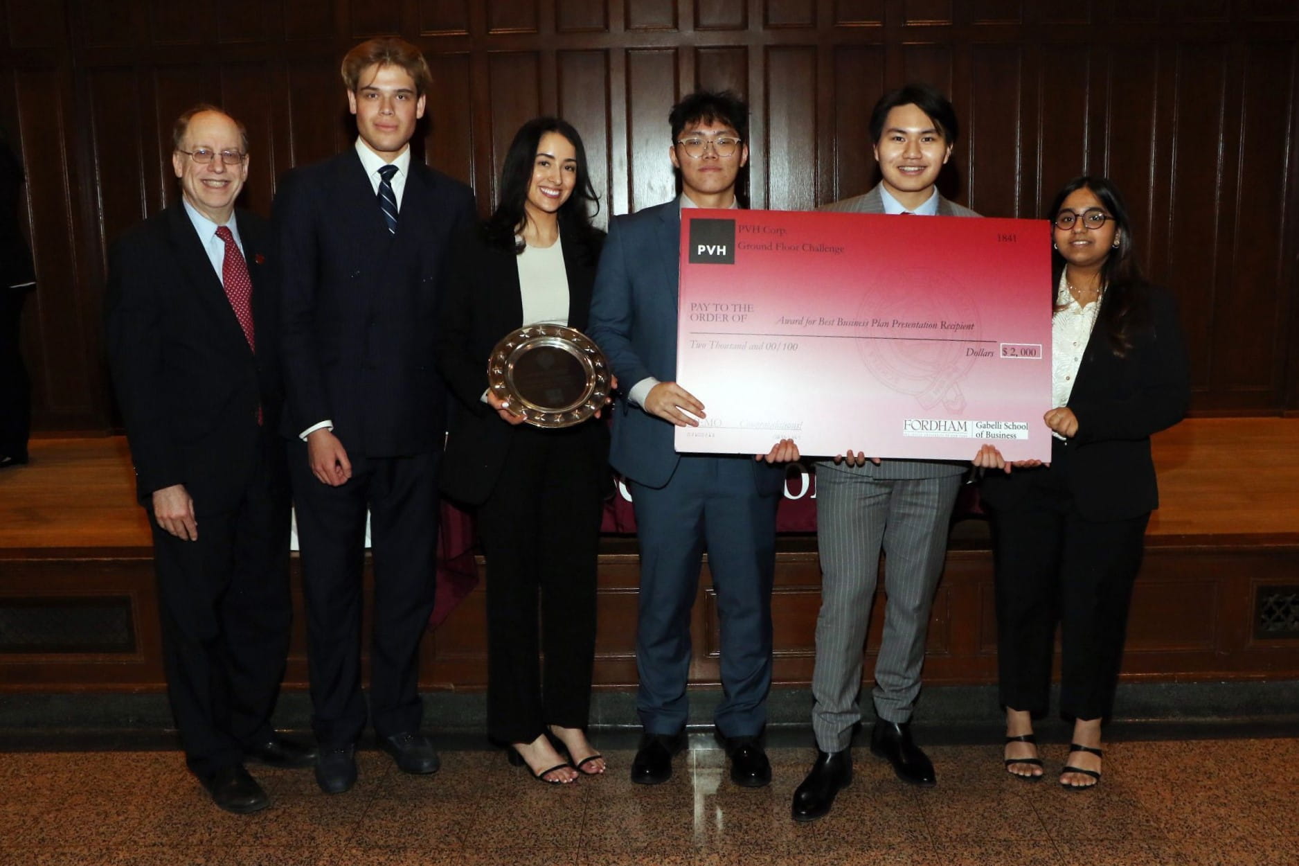 Kevin Luong Nghi, Class of 2023 alumnus wins the best presentation awards at the PVH Corp Ground Floor Challenge Competition 2024, USA - Carousel For News Detail