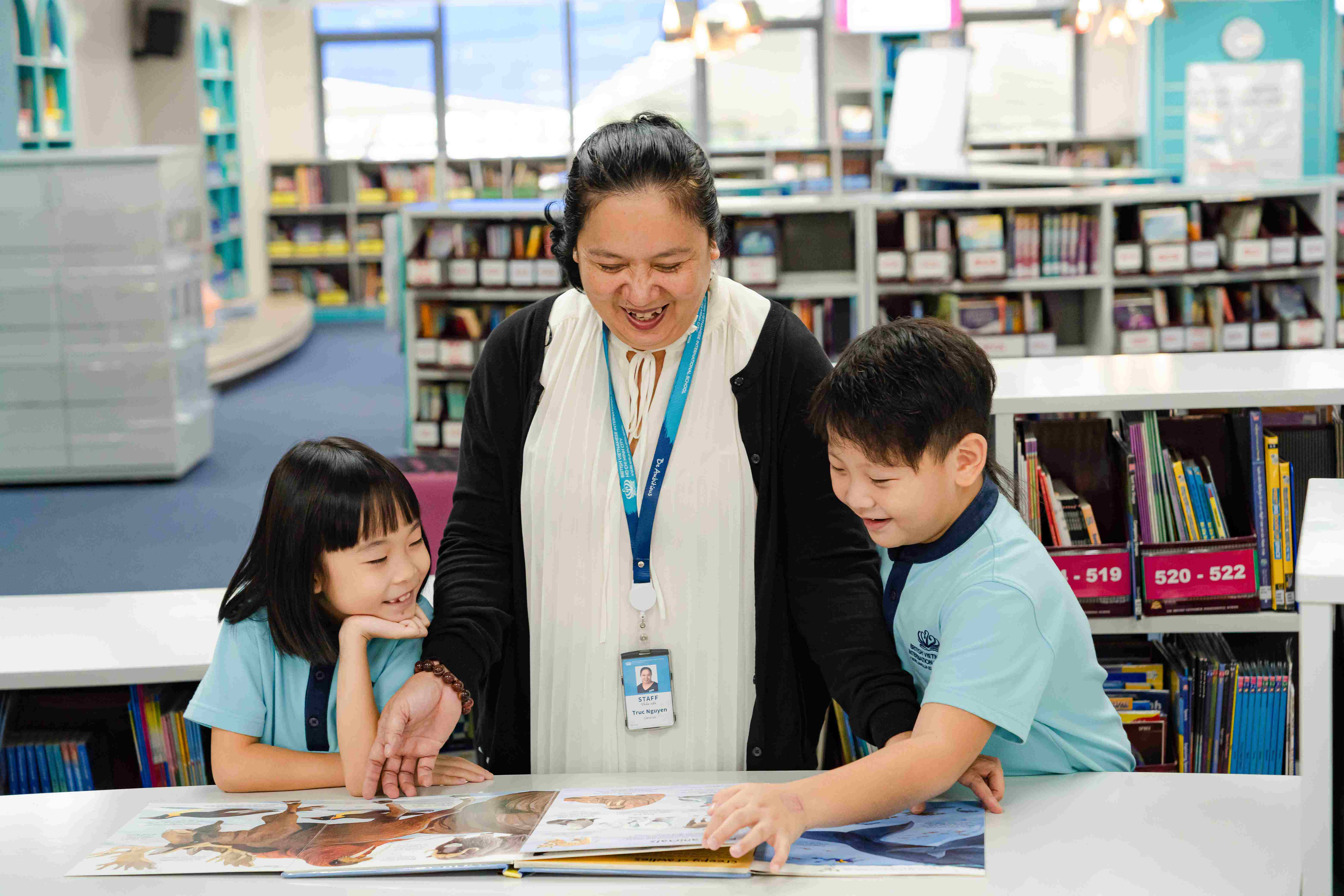 A passport to a bright future: How to develop lifelong reading habits - How to build confidence creating an environment that nurtures and inspires