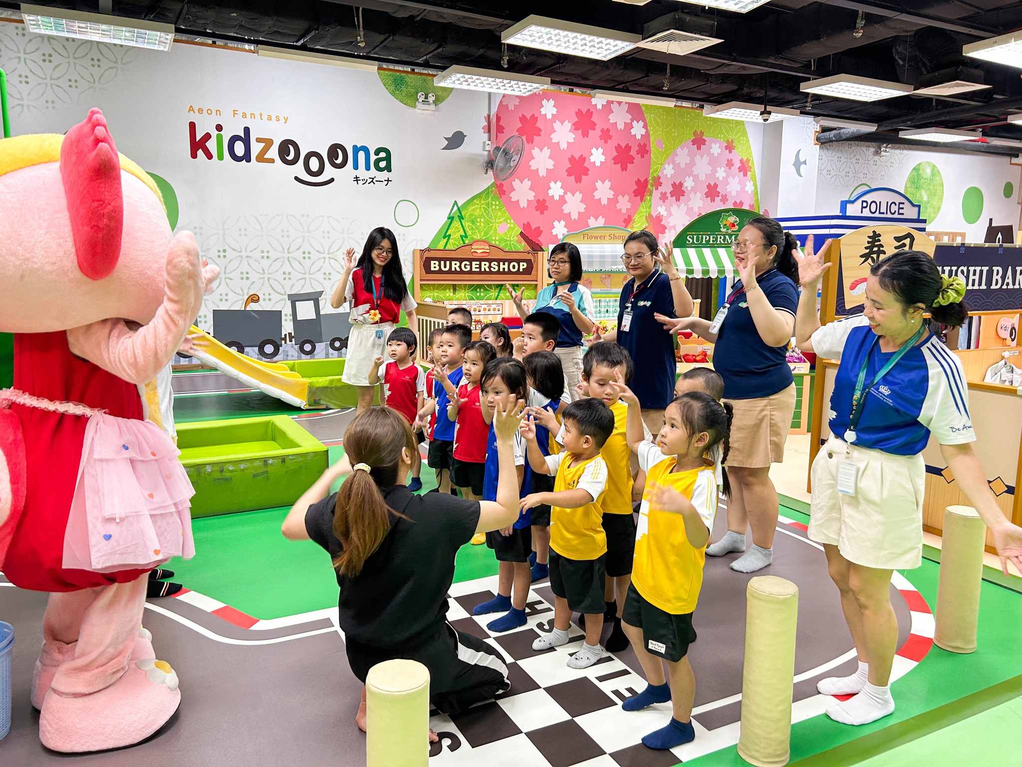 Bé Mầm non F2 trải nghiệm học tập tại Kidzoona - F2 Exciting trip to Kidzoona