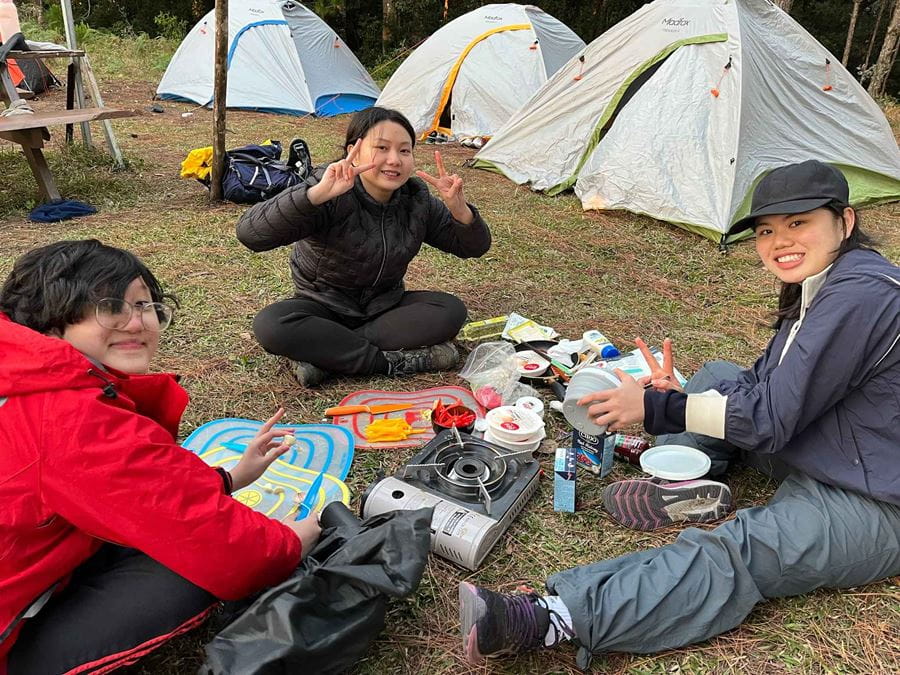 Học sinh trung học thành công chinh phục hành trình phiêu lưu thuộc giải thưởng quốc tế Duke of Edinburgh hạng đồng! - Secondary students successfully complete their Bronze Duke of Edinburgh International Award